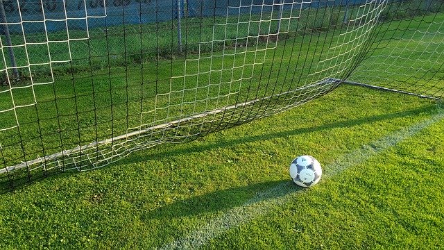 Lay and Insure football betting trading system